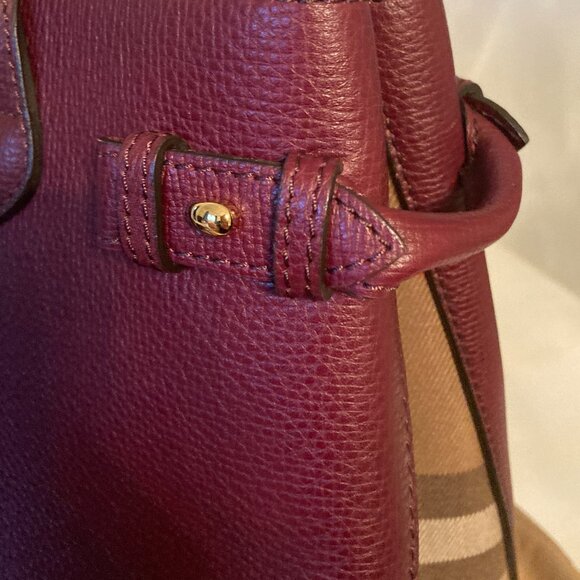 Auth. Burberry Leather & House Check Medium Banner Handbag With Strap *MINT* - Picture 6 of 16